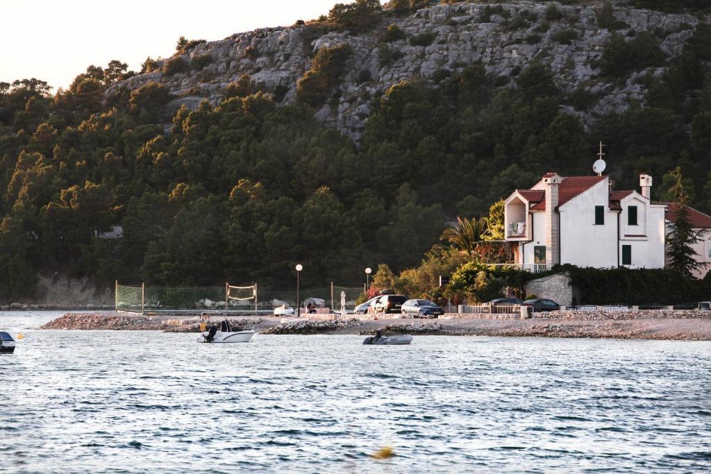 Apartments Rajna Žaborić Zewnętrze zdjęcie